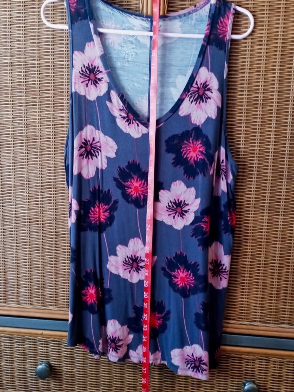 Maurices 24/7 Flowy Tank Top Sz XL Gray w/ Pink & Black Flowers - Picture 7 of 12